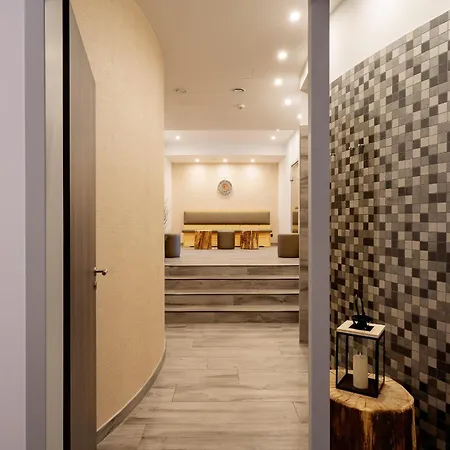 Boddensonne In Der Alten Seefahrtschule * Wustrow (Fischland)